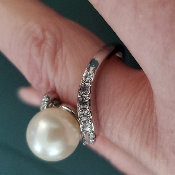 Pearl & Rhinestone Ring - Picture 3 of 4